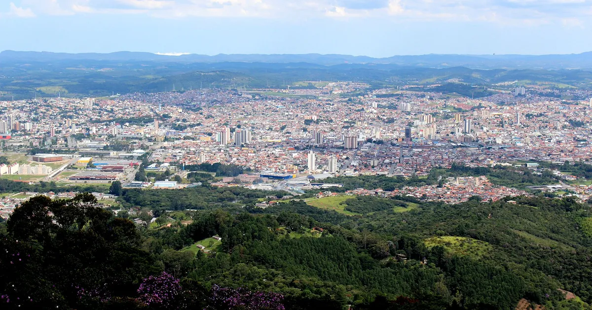 Vista de Mogi das Cruzes SP, atendida pela EDP SP com reajuste 14,67% B1, regiao com sistemas de energia solar em 2026