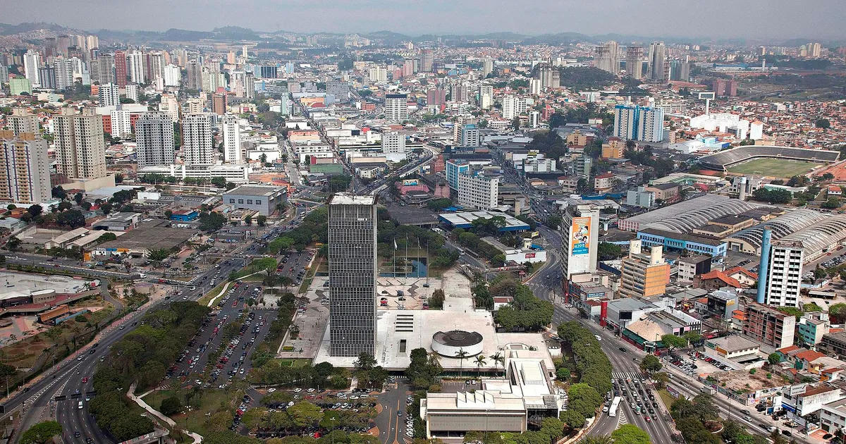Vista de Sao Bernardo do Campo SP, atendida pela Enel SP, regiao do ABC paulista com sistemas de energia solar fotovoltaica residencial em 2026