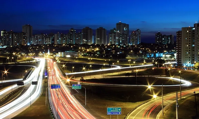Vista de Sao Jose dos Campos SP, atendida pela EDP SP com reajuste 14,67% B1, regiao com sistemas de energia solar em 2026